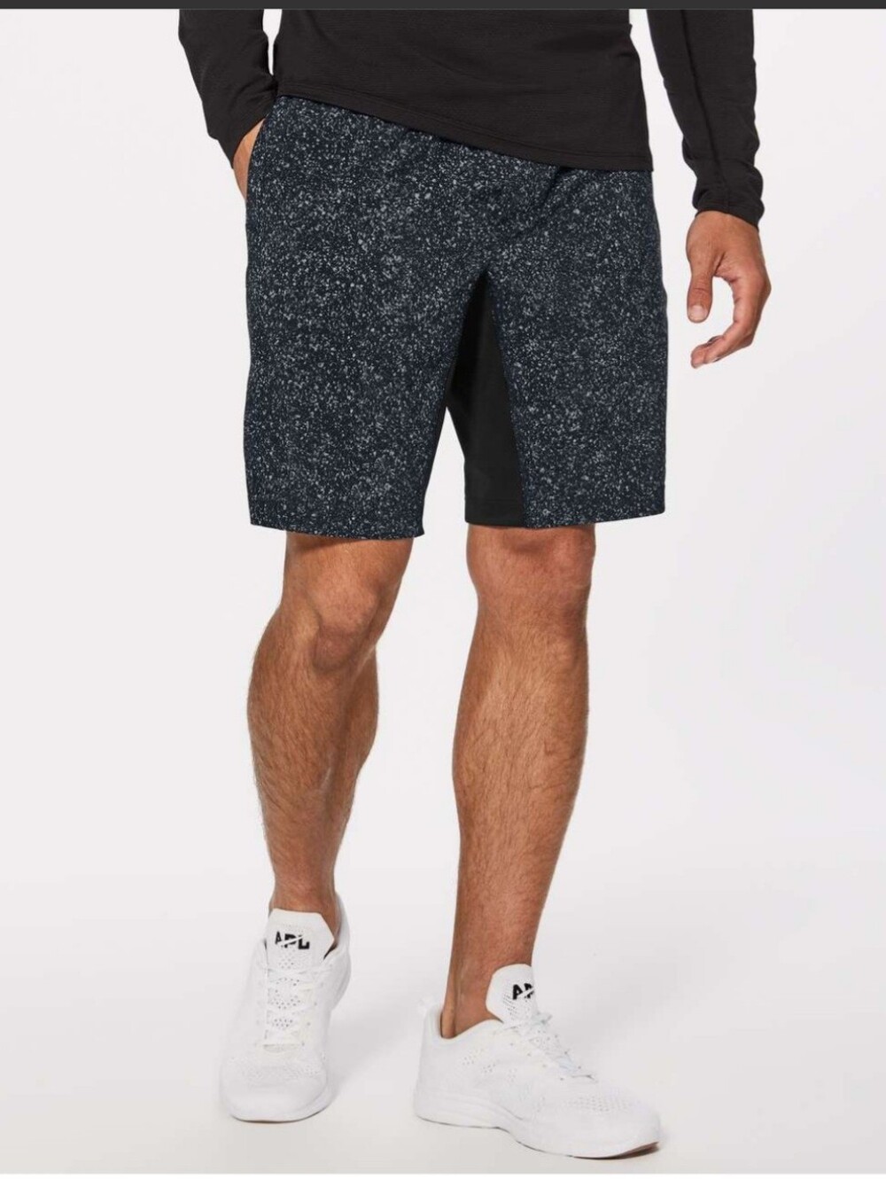 Lululemon T.H.E. Short 9" Linerless Inked Light Cast Black, Mens Size Large.